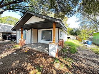 818 Hollywood Avenue, Dallas, TX 75208