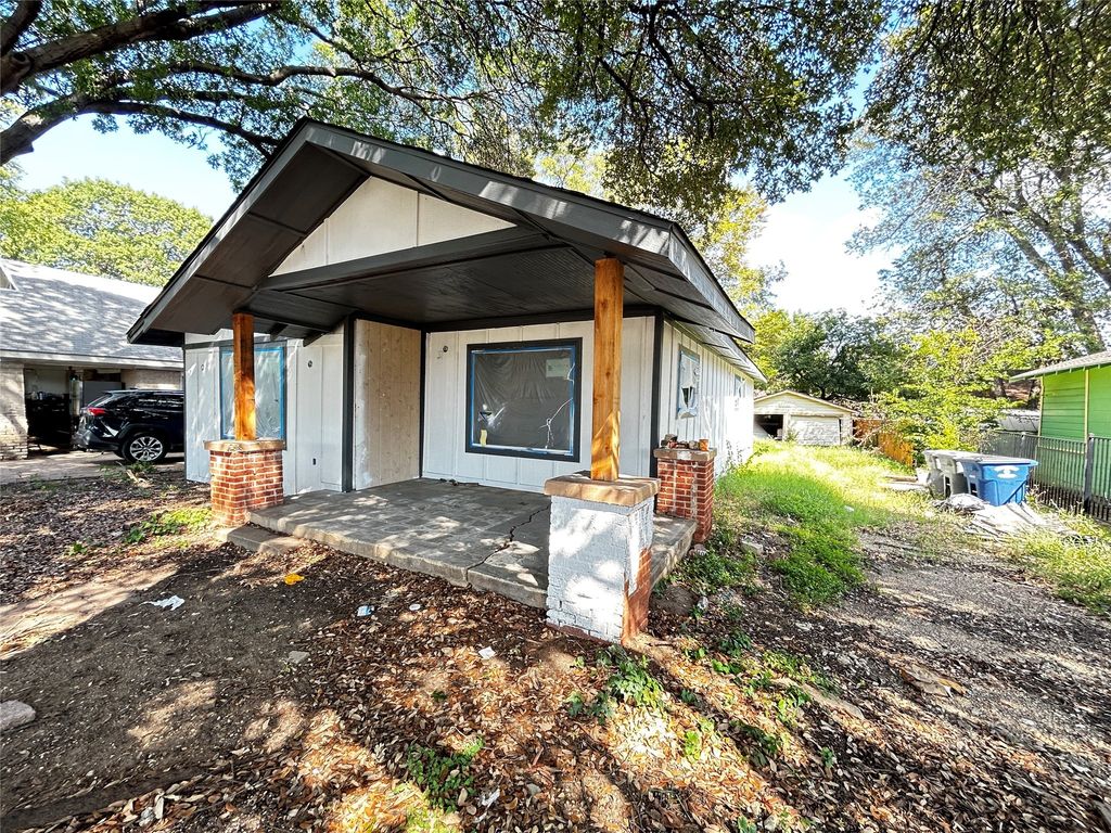 818 Hollywood Avenue, Dallas, TX 75208