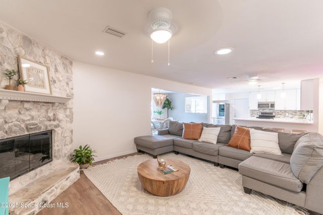 530 Prelude Street NW, Palm Bay, FL 32907