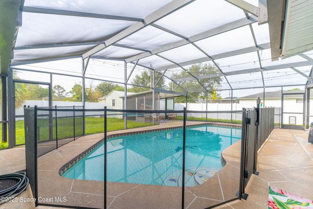 530 Prelude Street NW, Palm Bay, FL 32907