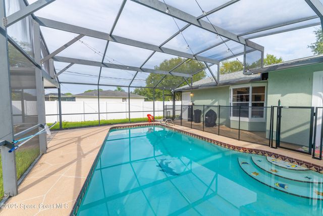 530 Prelude Street NW, Palm Bay, FL 32907