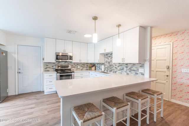 530 Prelude Street NW, Palm Bay, FL 32907