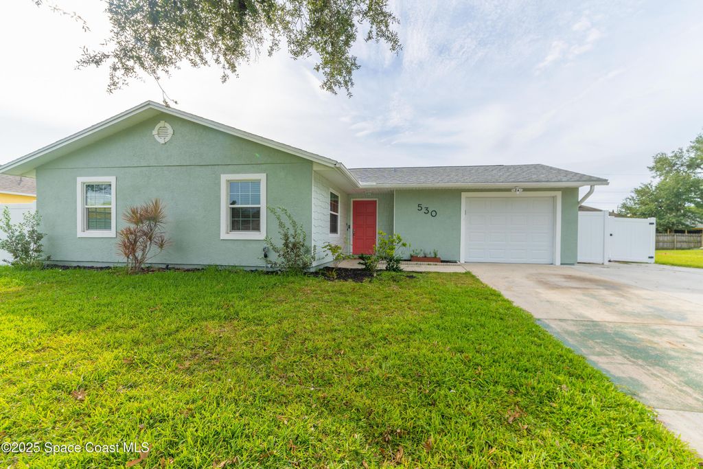 530 Prelude Street NW, Palm Bay, FL 32907