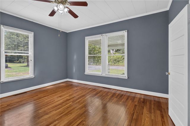 302 Gassaway Street, Central, SC 29630