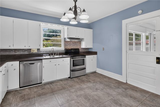 302 Gassaway Street, Central, SC 29630
