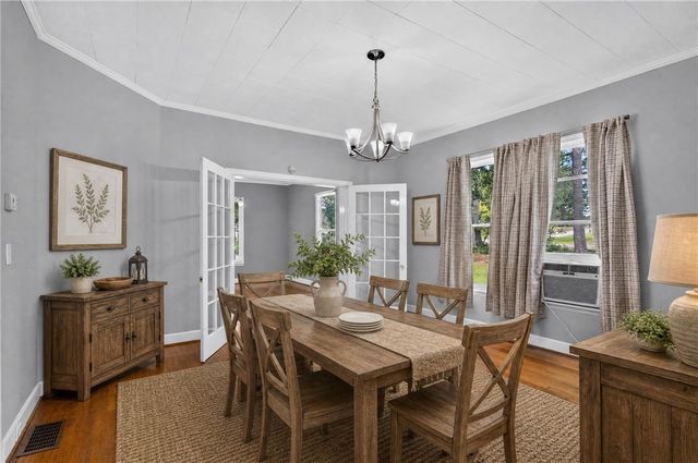 302 Gassaway Street, Central, SC 29630