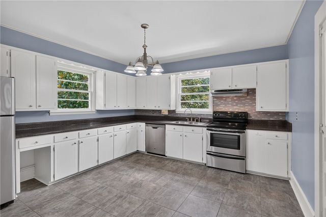 302 Gassaway Street, Central, SC 29630