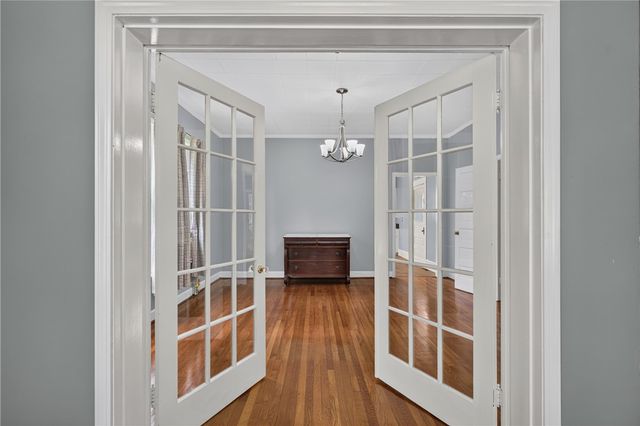 302 Gassaway Street, Central, SC 29630