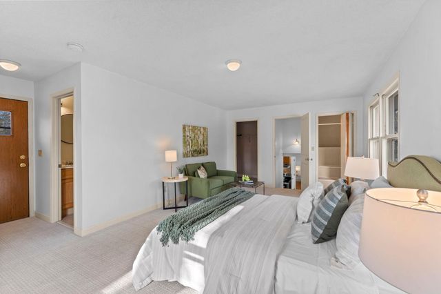 10524 Xerxes Avenue S, Bloomington, MN 55431