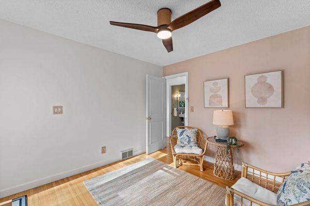 10524 Xerxes Avenue S, Bloomington, MN 55431