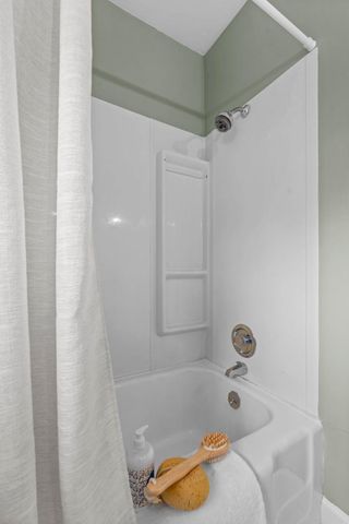 10524 Xerxes Avenue S, Bloomington, MN 55431