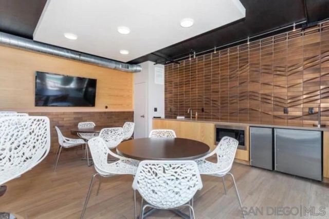 1240 India 517, San Diego, CA 92101