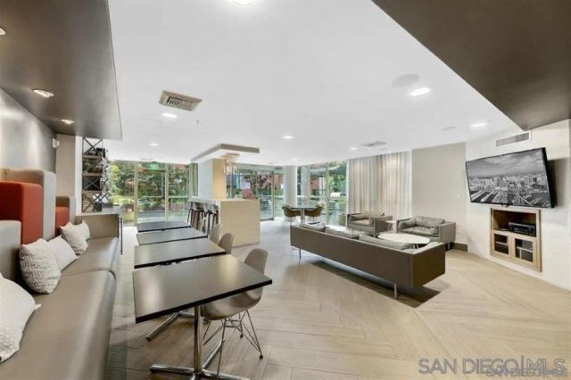 1240 India 517, San Diego, CA 92101