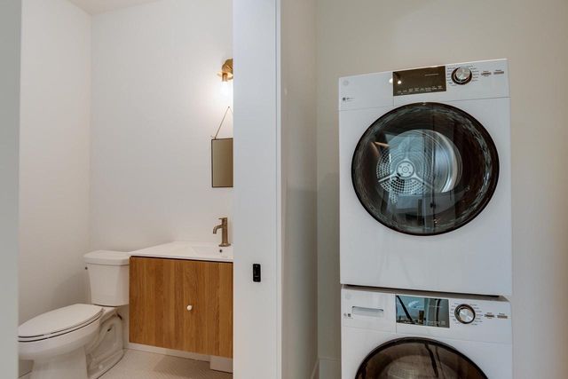 4043 Serenbe Street, Middleton, WI 53562