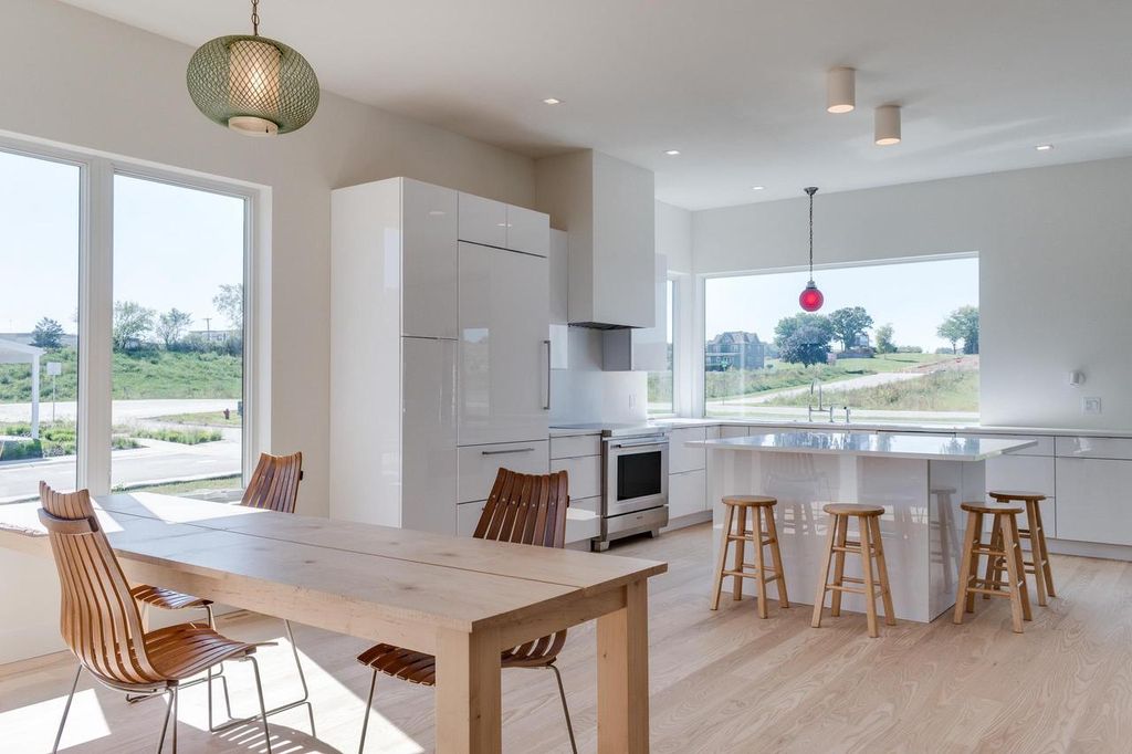 4043 Serenbe Street, Middleton, WI 53562