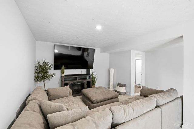 6038 Outlook Court, Hamilton Twp, OH 45152