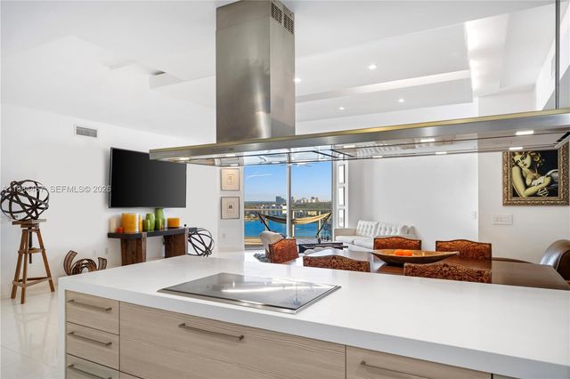 17301 Biscayne Blvd 1803, North Miami Beach, FL 33160