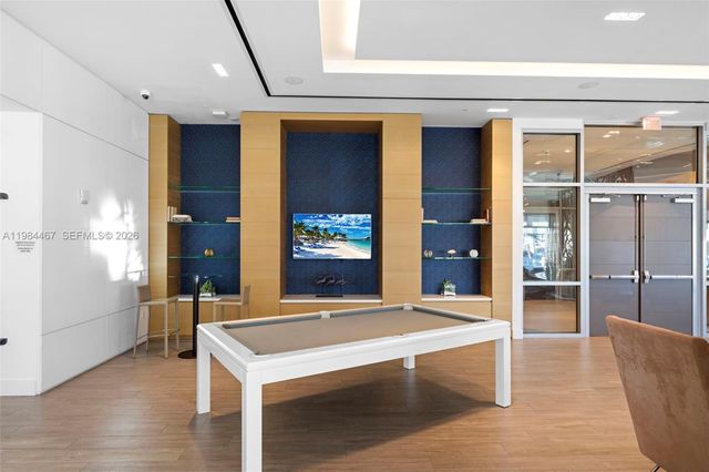 17301 Biscayne Blvd 1803, North Miami Beach, FL 33160