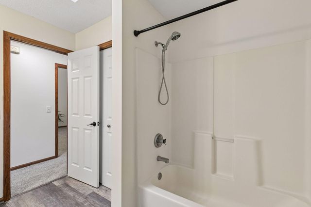 13049 Penn Avenue S, Burnsville, MN 55337