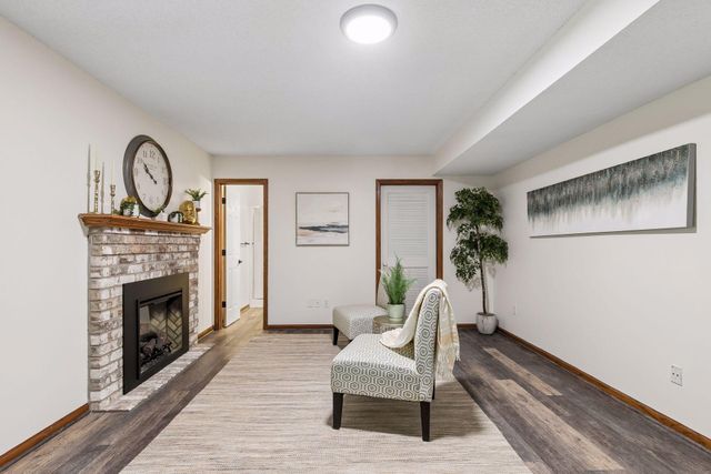 13049 Penn Avenue S, Burnsville, MN 55337