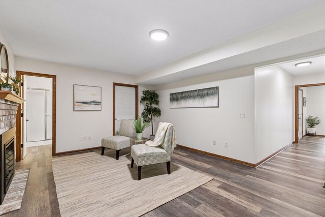 13049 Penn Avenue S, Burnsville, MN 55337
