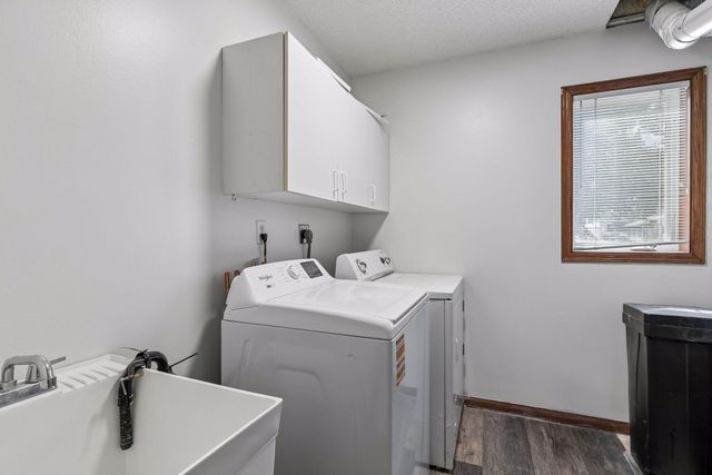 13049 Penn Avenue S, Burnsville, MN 55337