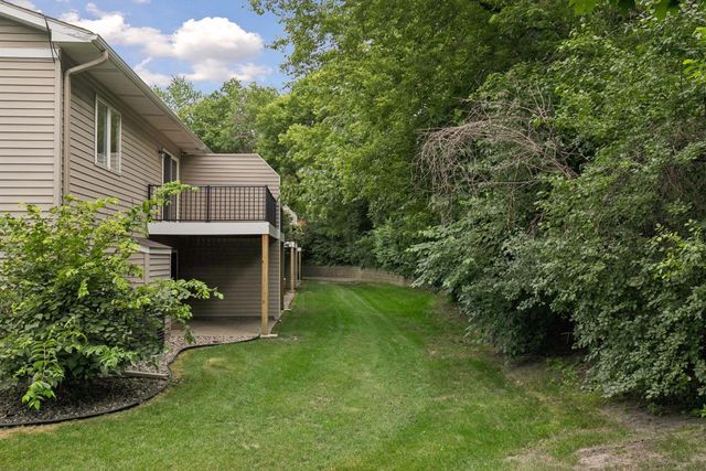 13049 Penn Avenue S, Burnsville, MN 55337