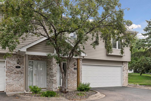 13049 Penn Avenue S, Burnsville, MN 55337