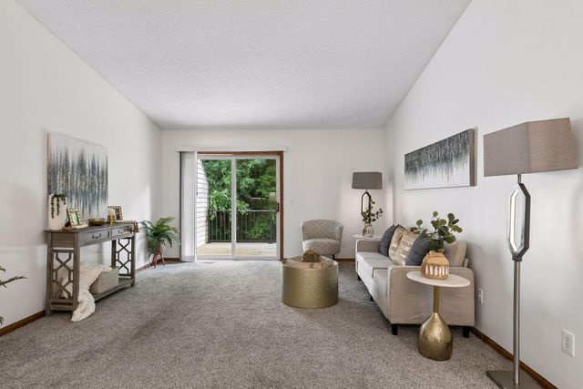 13049 Penn Avenue S, Burnsville, MN 55337