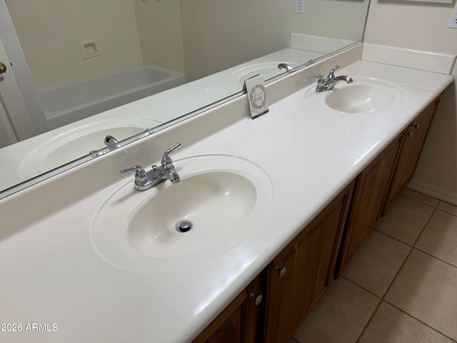 101 S PRESIDIO Drive, Gilbert, AZ 85233