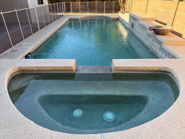 101 S PRESIDIO Drive, Gilbert, AZ 85233