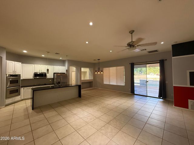 101 S PRESIDIO Drive, Gilbert, AZ 85233