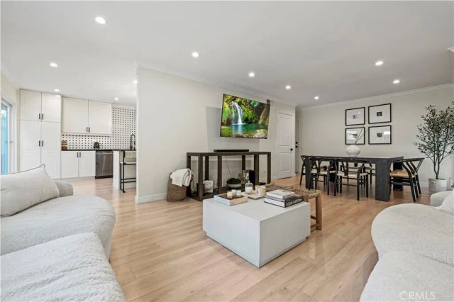 8601 Sunland, Sun Valley, CA 91352