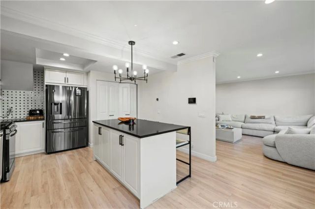 8601 Sunland, Sun Valley, CA 91352