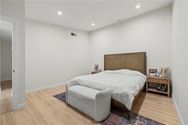 8601 Sunland, Sun Valley, CA 91352