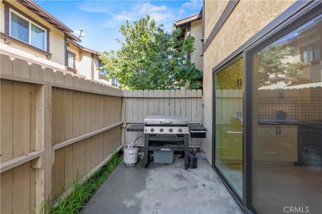 8601 Sunland, Sun Valley, CA 91352