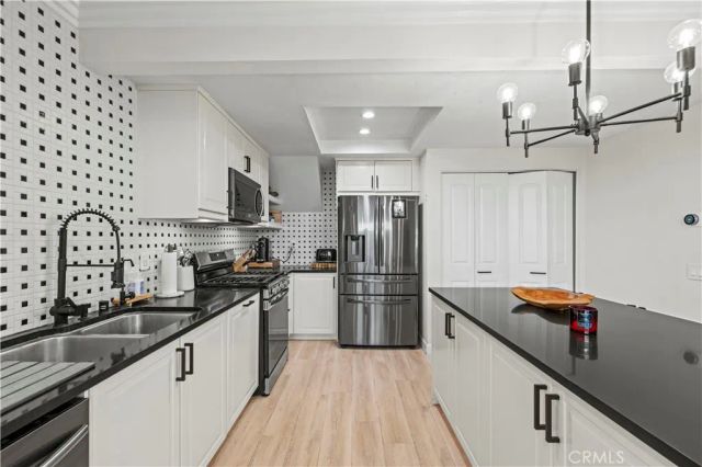 8601 Sunland, Sun Valley, CA 91352