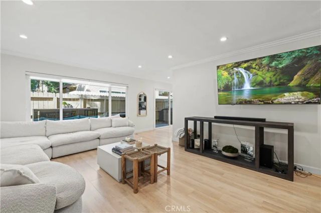 8601 Sunland, Sun Valley, CA 91352