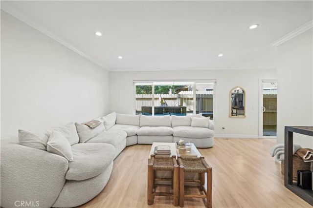 8601 Sunland, Sun Valley, CA 91352