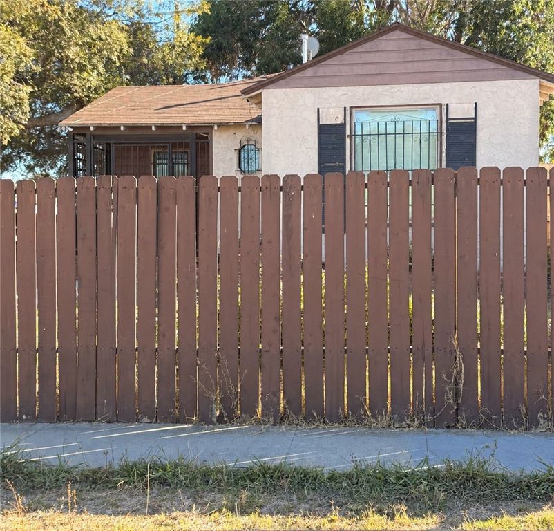 800 W 99th St Street, Los Angeles, CA 90044 — photo 3