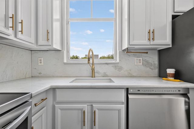 180 NE 6th Avenue A, Delray Beach, FL 33483