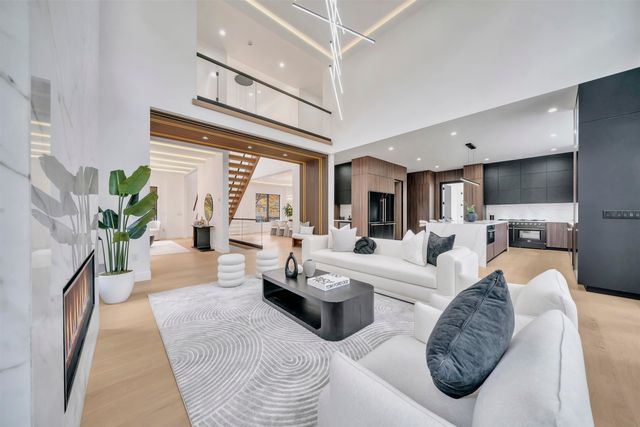 801 GODWIN RD, Paramus, NJ 07652