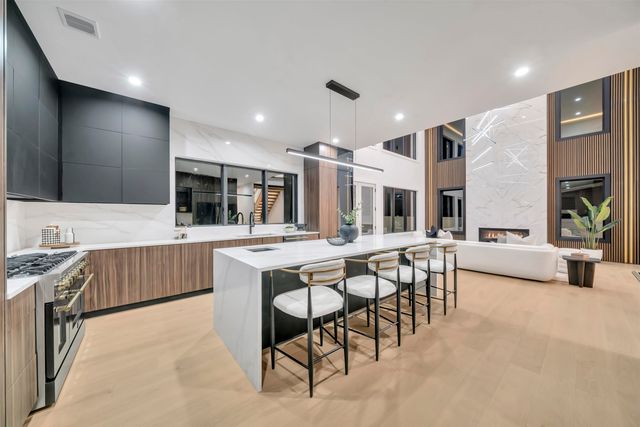 801 GODWIN RD, Paramus, NJ 07652