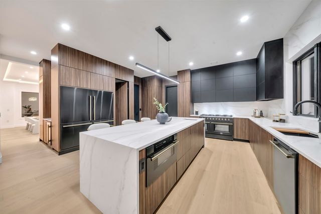 801 GODWIN RD, Paramus, NJ 07652