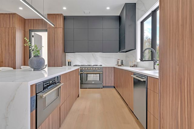 801 GODWIN RD, Paramus, NJ 07652