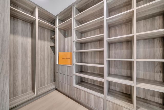 801 GODWIN RD, Paramus, NJ 07652