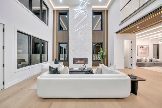 801 GODWIN RD, Paramus, NJ 07652