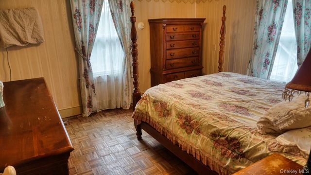 64 Ketewamoke Avenue, Babylon, NY 11702