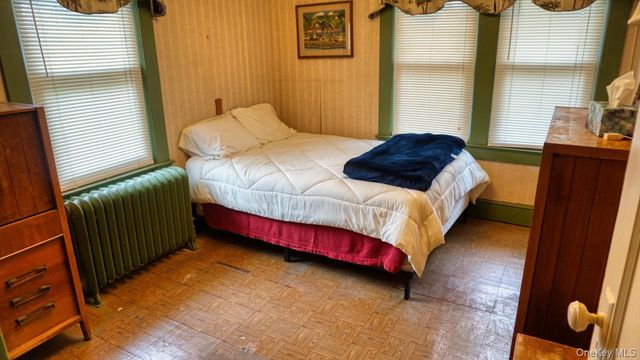 64 Ketewamoke Avenue, Babylon, NY 11702