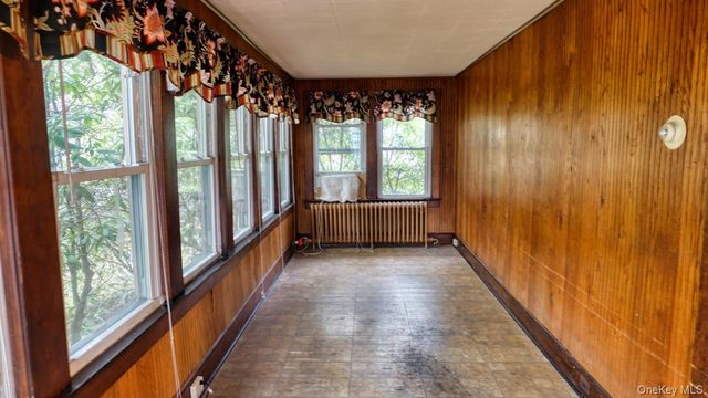 64 Ketewamoke Avenue, Babylon, NY 11702